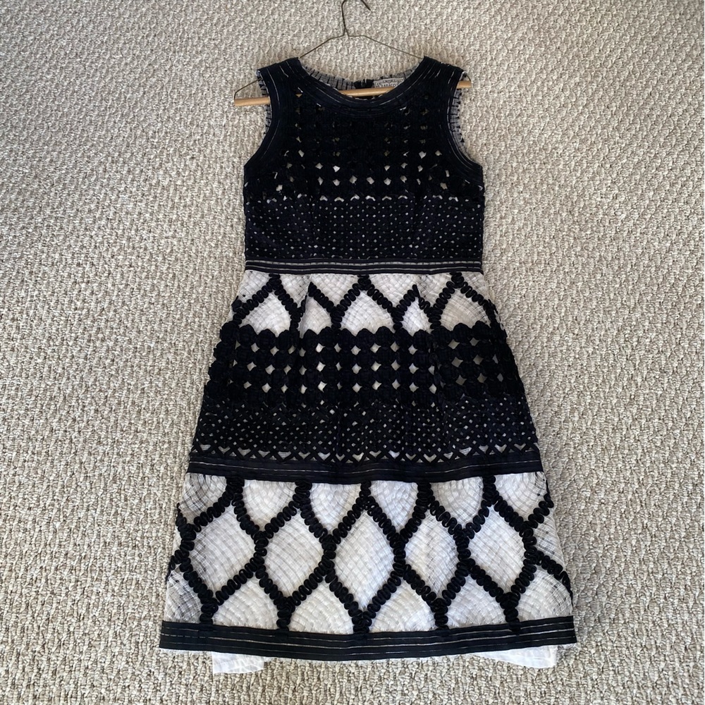 Baraschi Black and Ivory Lace Shift Dress Size 2